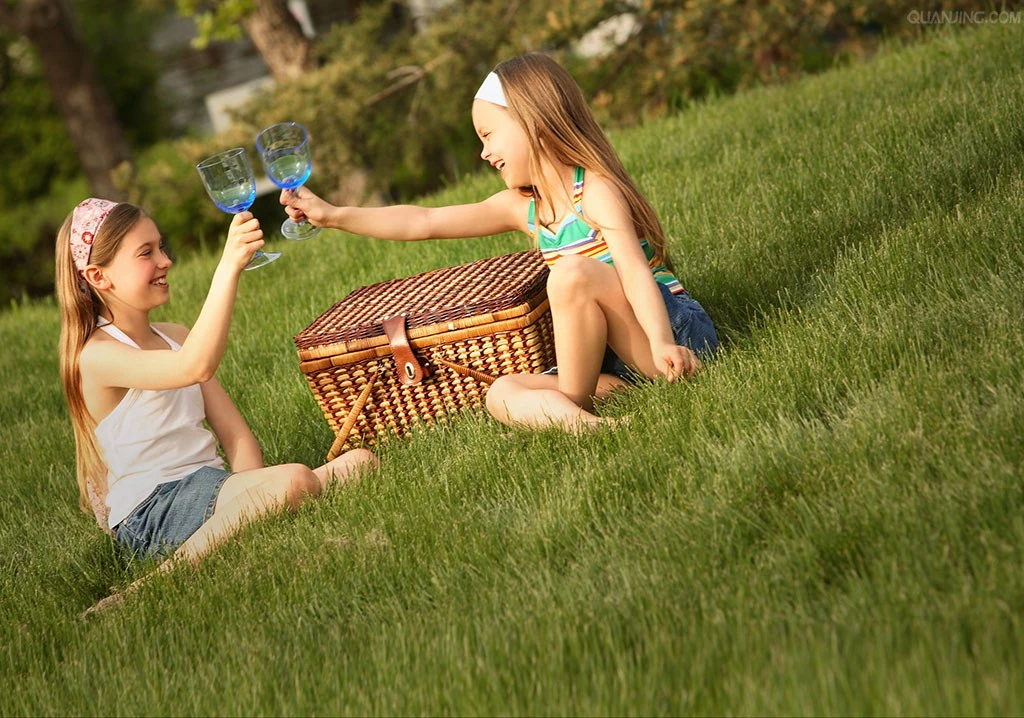 Customized Two Person Picnic Willow Basket with Natural Color